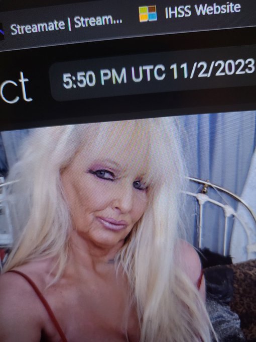 Returning to streamates hope to see you all there https://t.co/q9pf94oiYg