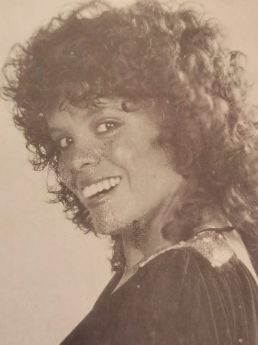 PantallaDeOro's tweet photo. No sé para ustedes, pero para mí ella ha sido de las mejores comediantes que ha parido esta tierra. Nadie como ella nos ha hecho reír tanto ¿Recuerdas su nombre? https://t.co/LyzhGRYF4L
