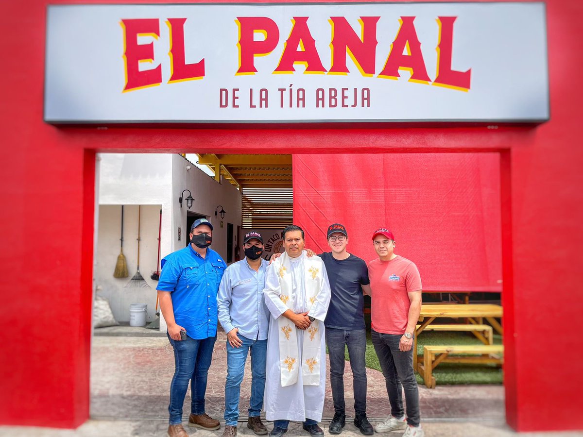 kikimorfin's tweet photo. Cuatro años de haber iniciado este gran proyecto, siempre agradecido con la vida, con amigos y nuestros clientes que nos brindan día a día su confianza y nos permiten seguir aprendiendo y creciendo. 

Por mil años más, el esfuerzo será diario y máximo. 

¡MUCHÍSIMAS GRACIAS! 🐝🌮 https://t.co/hlN4AdWWHz