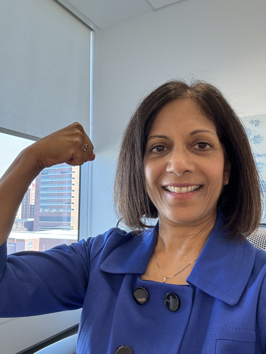 Posting my #StrongArmSelfie to raise money to fight #ColorectalCancer in #ColorectalCancerAwarenessMonth 
@FightCRC