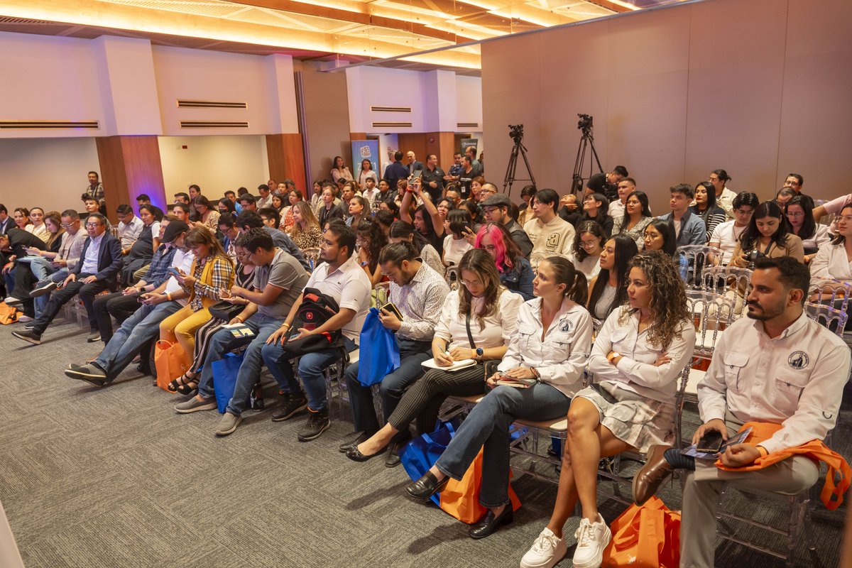 agexport_EN's tweet photo. ¡Revive los momentos más destacados del IV Foro de Economía Naranja! Gracias a nuestros increíbles aliados, patrocinadores y empresarios visionarios que hicieron posible esta experiencia inolvidable. 📷📷  #EventoIncreible #GraciasPatrocinadores   #Agexport #ExportaTuTalento https://t.co/FZhpjH5xDM