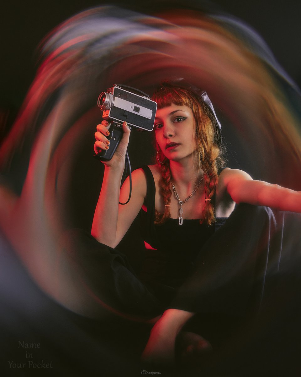 NameInUrPocket's tweet photo. Lights, camera, action 

#model #freelancemodel #fashion #oldcamera #movingpicture #hungary #dynamicpose #photography #makeup #blackdress 

Photographer: https://t.co/nTHc3RQnKk https://t.co/mkfagO9Puo