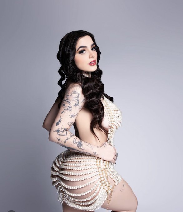 Puedo ser tuya?❤️&zwj;🔥💋 https://t.co/wUAbm6Q40q