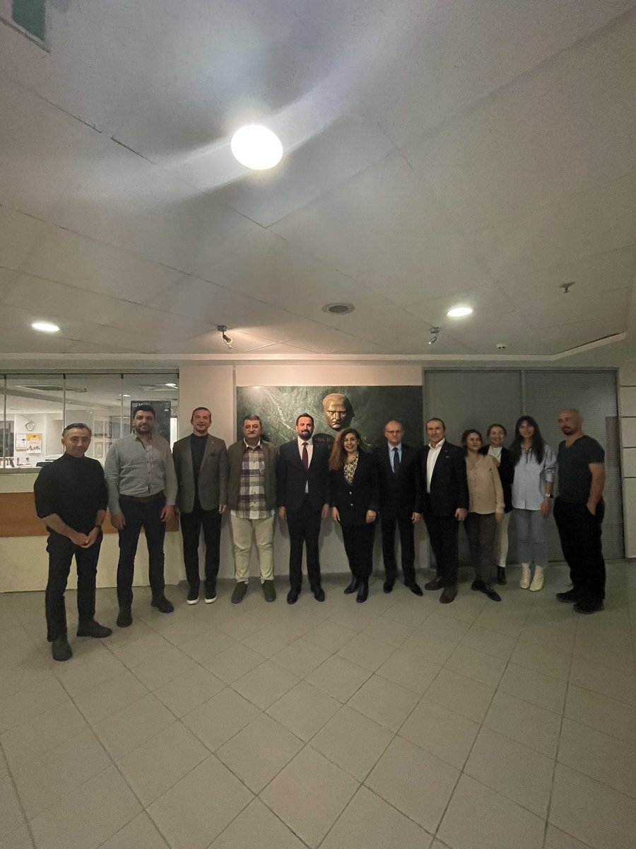 muhammetyilmazd's tweet photo. Bugün Bornova ilçe teşkilatımızla birlikte İnşaat Mühendisleri Odası’na ziyarette bulunduk.
Bizi misafirperverlikle ve güleryüzle karşıladıkları için kendilerine teşekkürlerimizi sunarız.
#deva #devapartisii̇zmir #devapartisi #oylardevaya #secimimdeva #secim #bornovadeva https://t.co/Hl0xvRnMQp