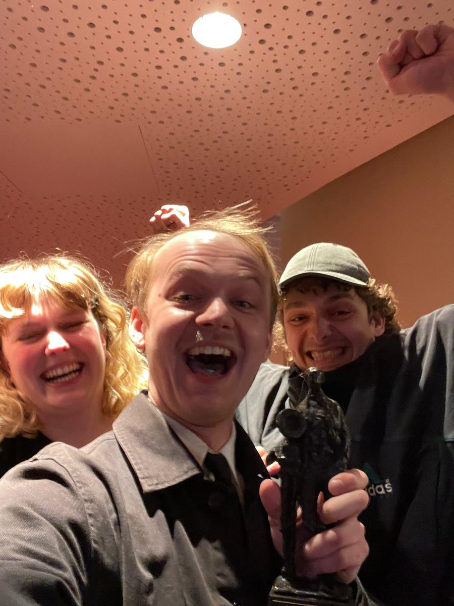 Pipblom's tweet photo. YES! WE WON AN EDISON! And dedicated the award to our Gini who's here to celebrate with us! https://t.co/VeYdnWy1Si