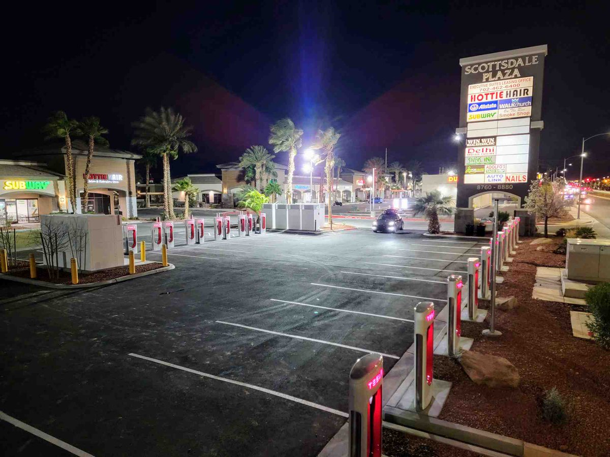 TeslaCharging's tweet photo. New Tesla Supercharger: Las Vegas, NV - South Maryland Parkway (24 stalls) 
https://t.co/rqaOXfjxHI https://t.co/3tufs4LwO5