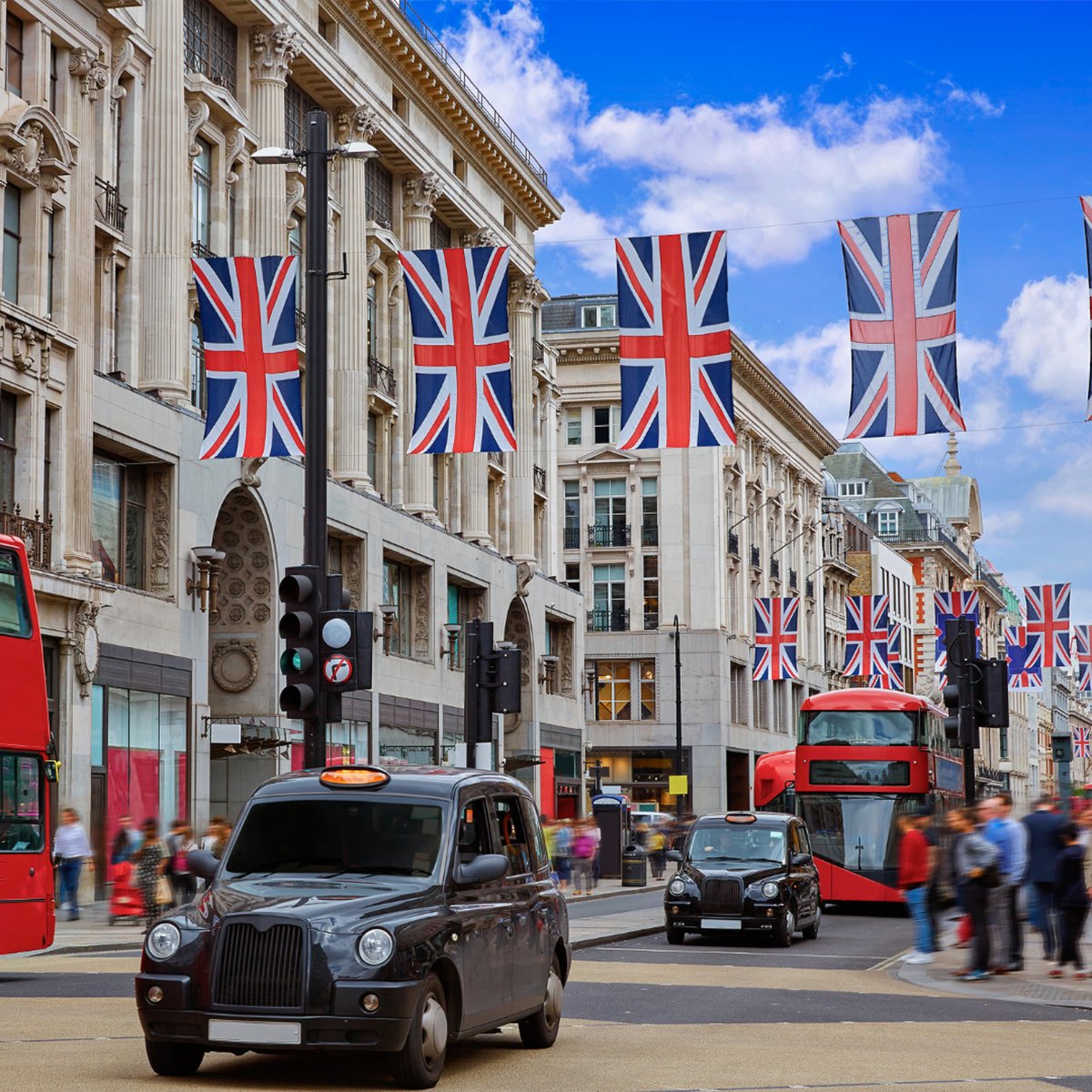DanubiusLdn's tweet photo. With buses and tubes at our doorstep, we'll have you shopping on Oxford or Regent Street in minutes! 🛍️

P.S., did you know Regent Street was named after Prince Regent, who was later known as King George IV.?

#London #RegentStreet https://t.co/CBBQKa9NYZ