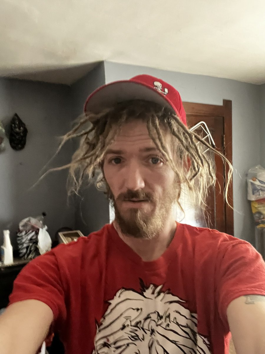 wisnasky_shawn's tweet photo. I may never understand you scroll keepers C1️⃣7️⃣ #scrollkeepers but I think I got this mushroom shirt figured out #ouijamacc @ouijv #dreadhead #dreadlocks https://t.co/bR6MZ4TnSa