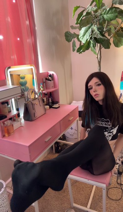 Care for a taste? 🤭😈 I promise it&rsquo;s just like skittles ✨💕  Big sale on OF today! Grab &lsquo;em while they<a href="/tag/cute"class="tags"><span>#cute</span></a><a href="/tag/rp"class="tags"><span>#rp</span></a><a href="/tag/trap"class="tags"><span>#trap</span></a><a href="/tag/tgirl"class="tags"><span>#tgirl</span></a><a href="/tag/trans"class="tags"><span>#trans</span></a><a href="/tag/gooner"class="tags"><span>#gooner</span></a><a href="/tag/femboy"class="tags"><span>#femboy</span></a>