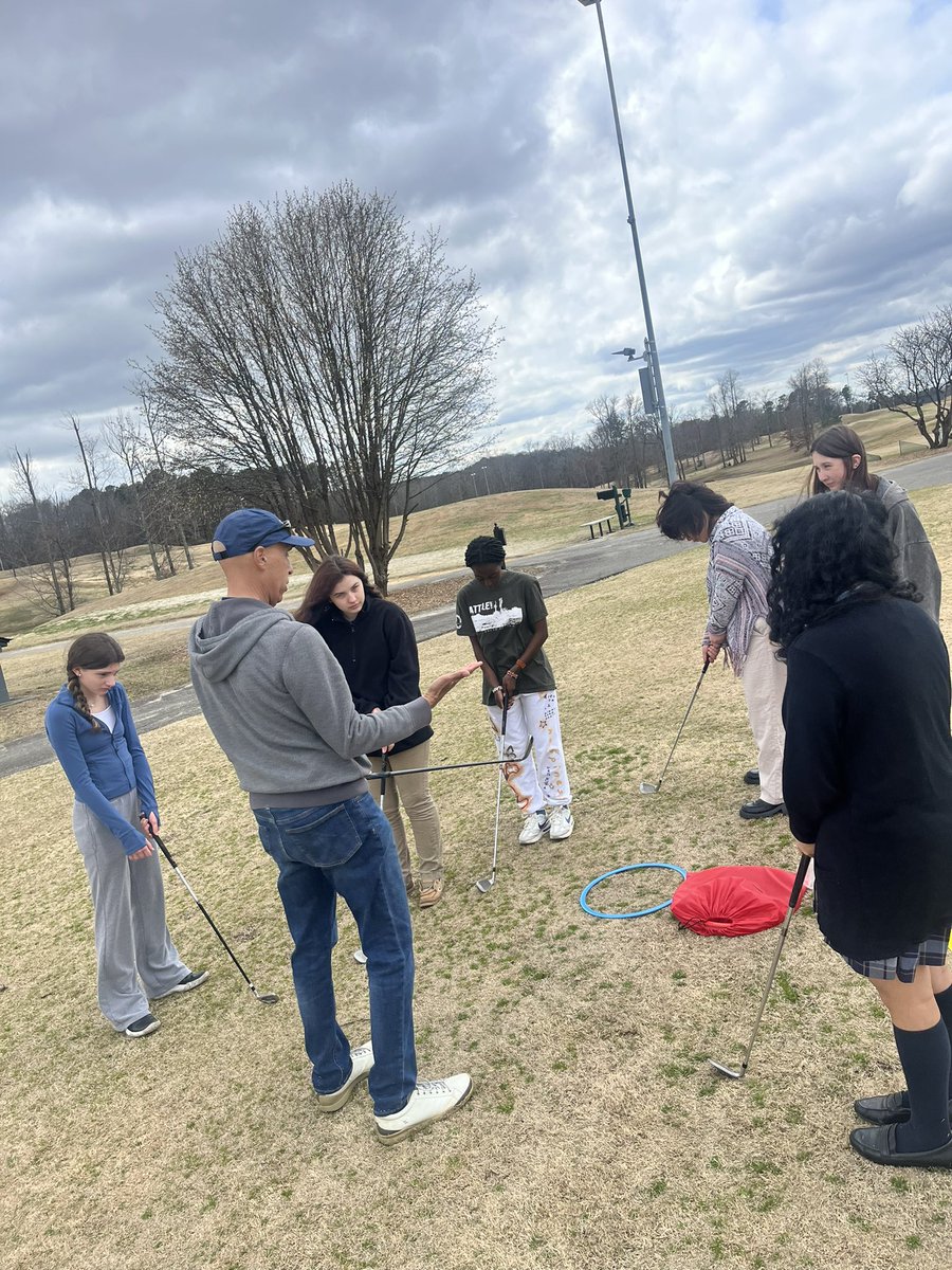 coachwall12's tweet photo. 3rd block Lifetime Sports class started their Unit on golf with @FTTriangle. The students learn about chipping! They did a great job and we can’t wait for our next lesson. @WakeGirlsLead #learningnewsport #golfisfun https://t.co/fjXho15cxV