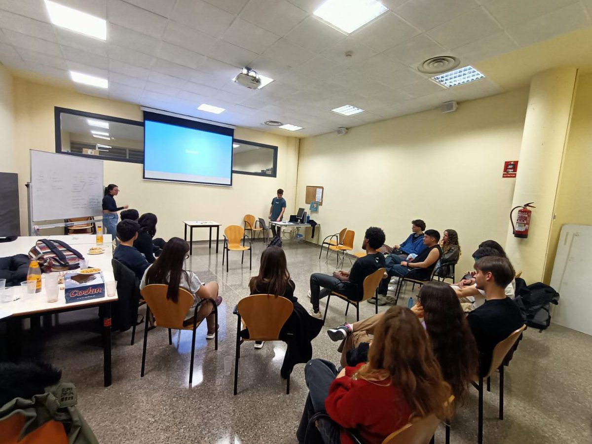 Societat Catalana Nanociència i Nanotecnologia tweet media