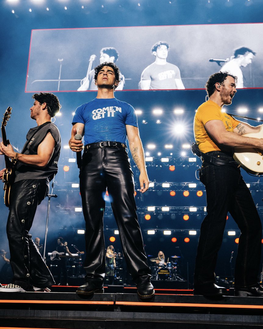 jonasbrothers's tweet photo. Thank you for two incredible nights, Sydney. Until next time ❤️ https://t.co/4qzRdWdfst