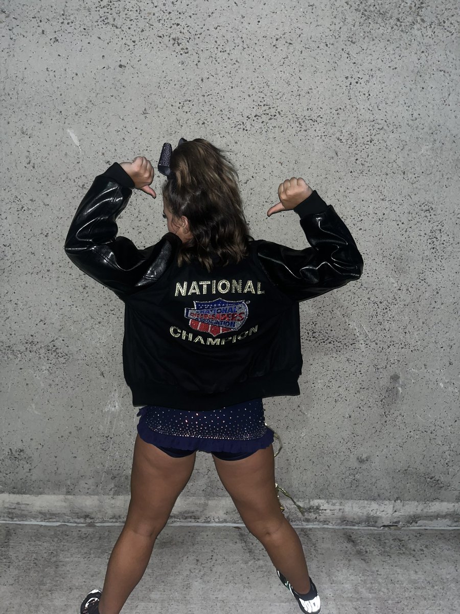 HadleeCochrane's tweet photo. IG YOU COULD CALL ME A B2B NCA CHAMP💫 shadow i love you forever. https://t.co/l8rxPbvRET