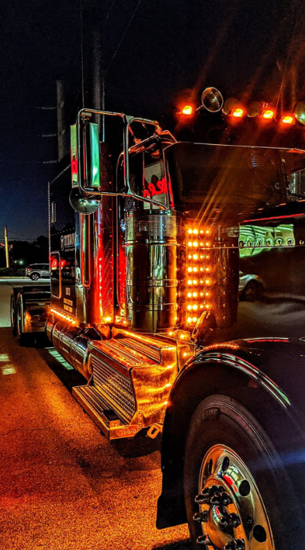 thebullsnot's tweet photo. Attention Semi Truck Drivers! Shine brighter with our 4pk for $39.99 or opt for the 12pk at 20% off, both with FREE shipping! https://t.co/6AmMfGHzJg 

#ProfessionalDetailing #SemiTruckExteriorCleaning #SemiTruckInteriorDetailing https://t.co/vvNmw7Cl1V