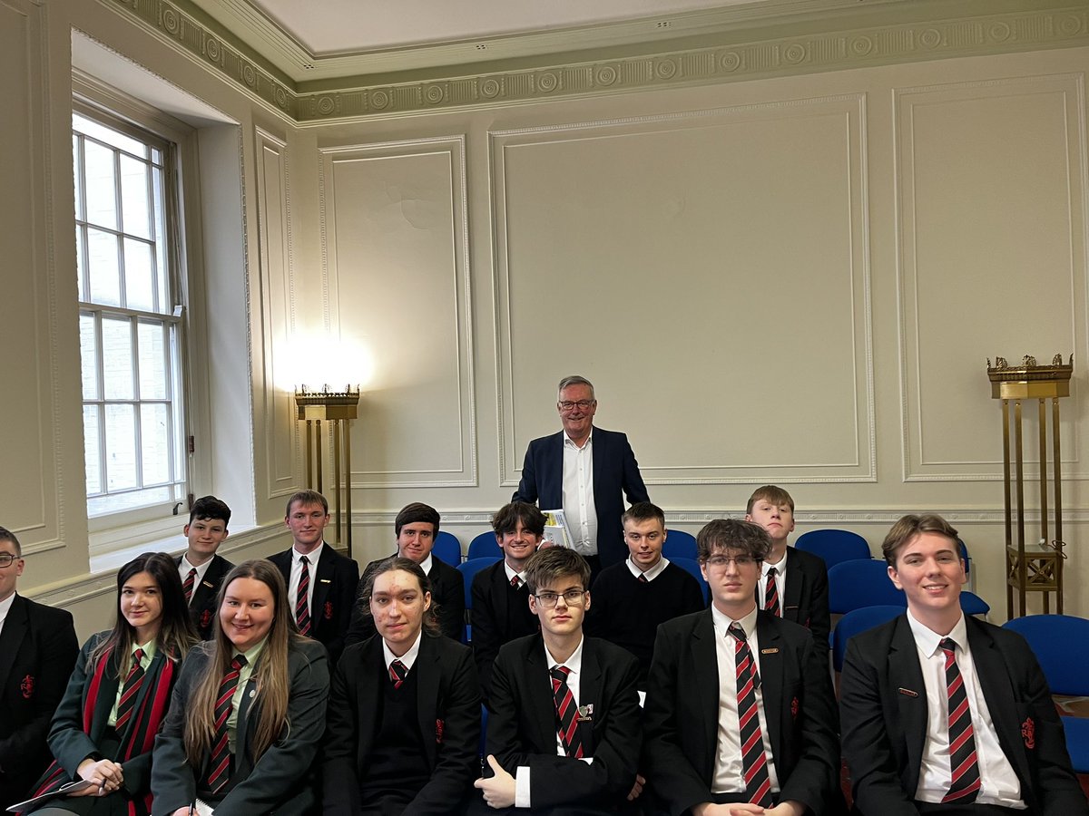 RHS_HistPols's tweet photo. Thanks to @NIAEducation for organising a fantastic experience for our AS politics group.  Very insightful Q and A session with some local MLAs and Committee clerk.  Thank you to those who were able to give up their time to join us today. https://t.co/EQS1dmMtvb