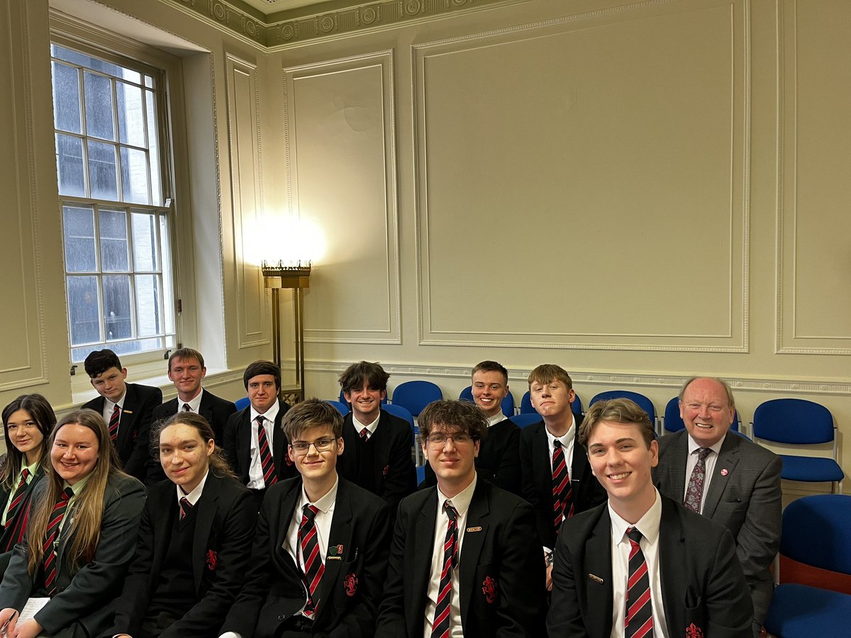 RHS_HistPols's tweet photo. Thanks to @NIAEducation for organising a fantastic experience for our AS politics group.  Very insightful Q and A session with some local MLAs and Committee clerk.  Thank you to those who were able to give up their time to join us today. https://t.co/EQS1dmMtvb