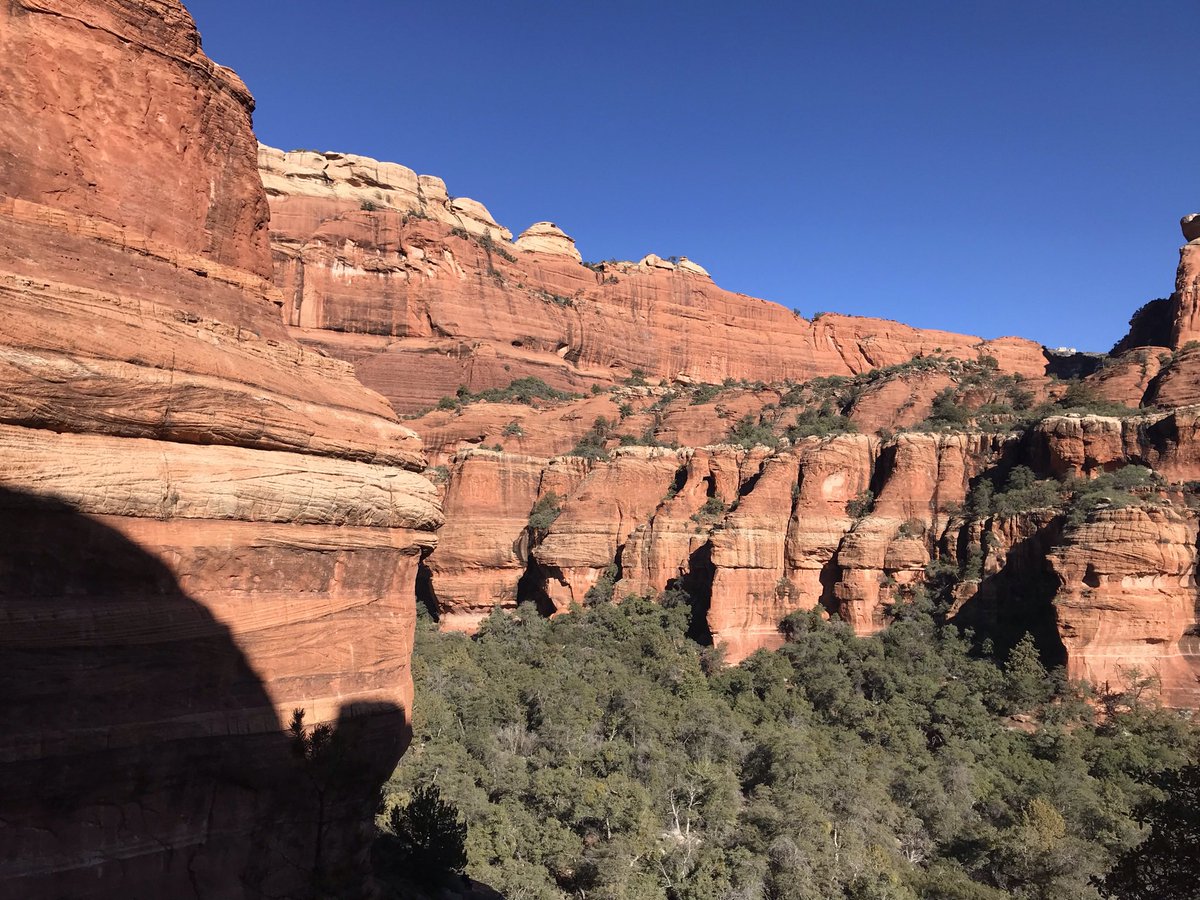 saucedonwheels's tweet photo. @lernvsradio Subway Cave off Boynton Canyon trail. Short scramble with incredible views. https://t.co/B6UDdyjJQT