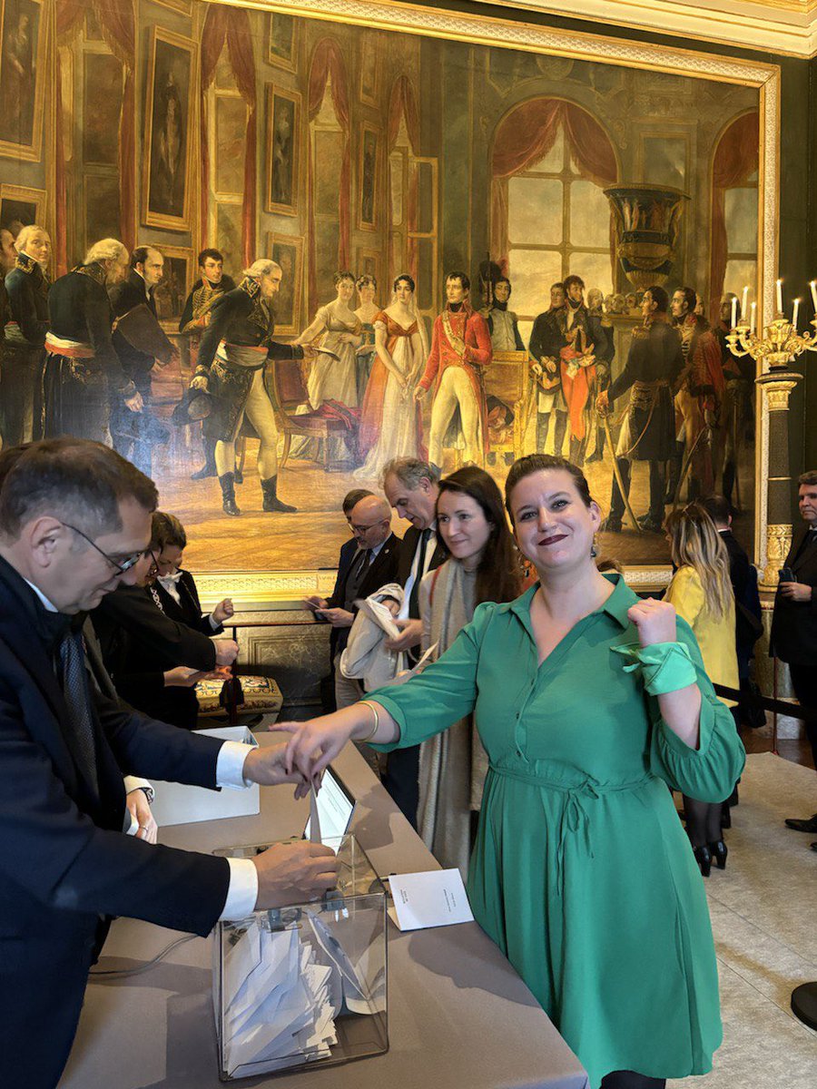 La France inscrit le droit à l’avortement dans la Constitution après un vote HISTORIQUE 💚

Fierté et émotion. 

La lutte pour nos droits continue, encore et toujours ✊🏻

#IVGDansLaConstitution