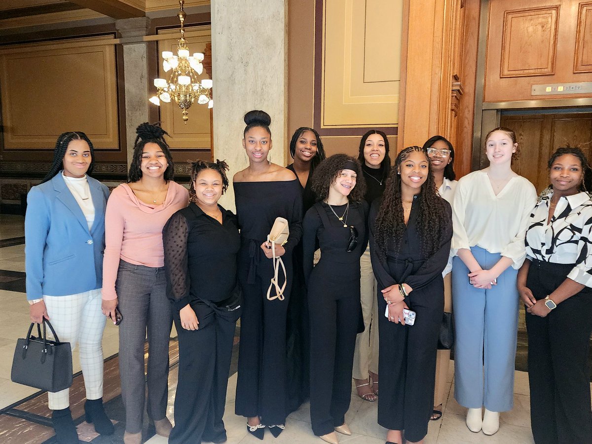 LCHS LADY BEARS ๐ (@lcladybearbball) on Twitter photo State House Vista to commerate the 2023-24 IHSAA 4A Girls Basketball State Champions
<a href="/ltgoodnews/">LT Schools</a> <a href="/LCHSAthletics/">LCHSAthletics</a> State House Vista to commerate the 2023-24 IHSAA 4A Girls Basketball State Champions
<a href="/ltgoodnews/">LT Schools</a> <a href="/LCHSAthletics/">LCHSAthletics</a>
