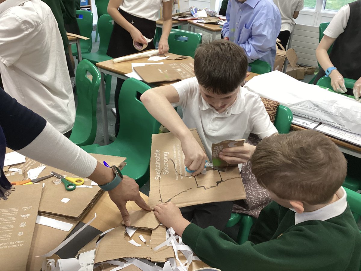HighwoodPrim5D's tweet photo. 5D got stuck in to the build stage of their Viking weapons DT project https://t.co/XamrGOueln