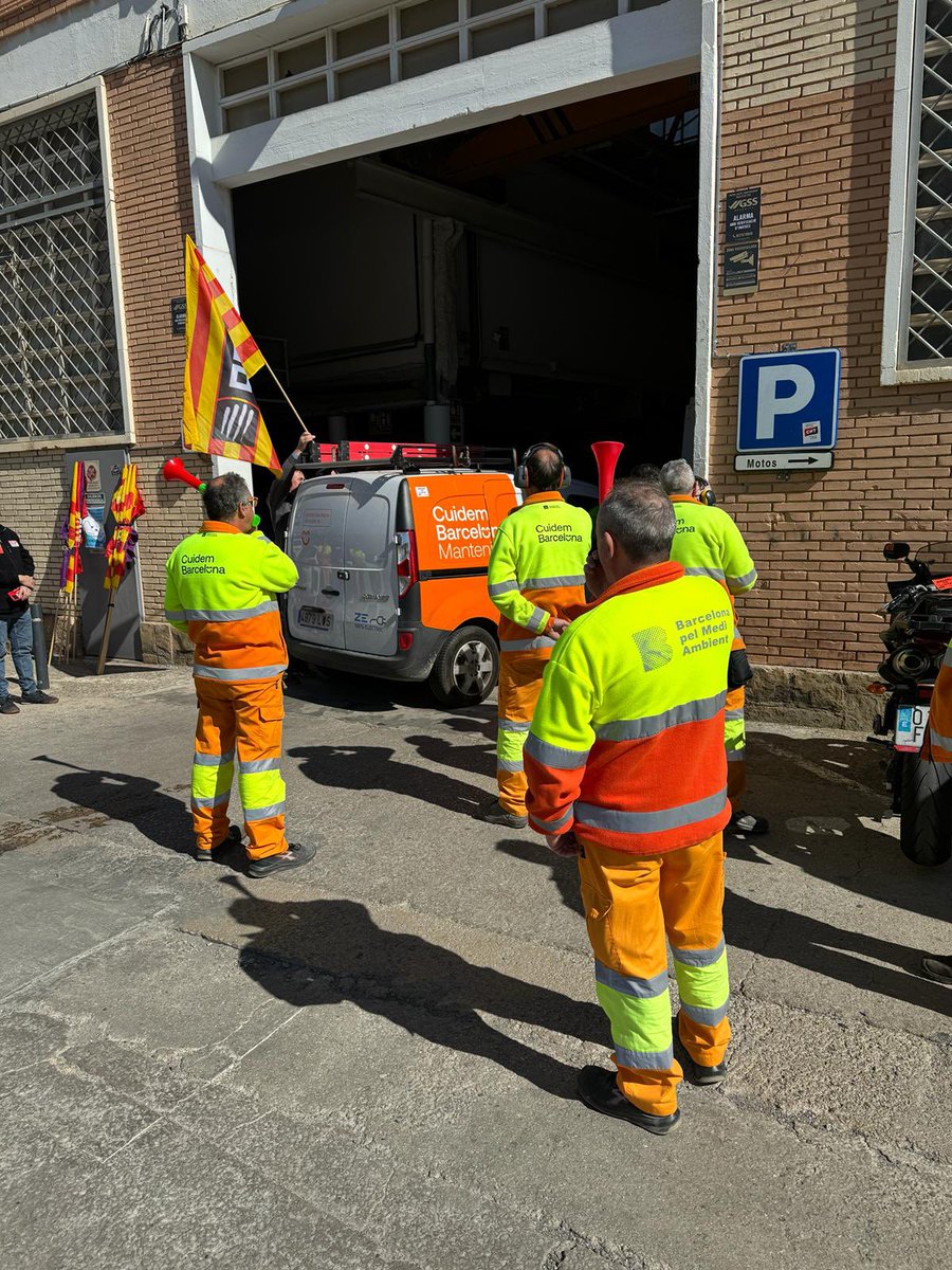 FICCOOBCNES's tweet photo. 🔊 Durant els dies 4, 6 i 8 de març, els empleats d'#IMESAPI fan vaga d'una hora per torn com a mesura de pressió per reactivar les converses sobre el seu conveni de progrés
Exigeixen #SalarisDignes que els protegeixin de la pèrdua de capacitat adquisitiva. https://t.co/S1klbjcSMH