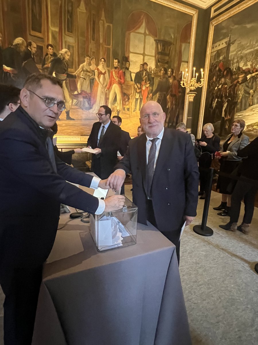 C’est un jour historique pour la conquête, la lutte et la préservation des droits des femmes. Aujourd’hui, la France inscrit l’IVG dans la Constitution ! #Versailles  #IVGDansLaConstitution