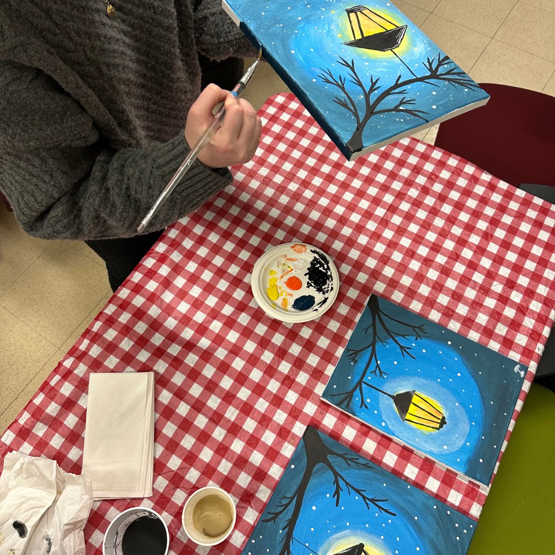 Healthy Workplace - Carleton U (@cu_hwp) on Twitter photo Thank you to everyone who participated in February’s Paint Event!
🎨🌟🍕
A wonderful evening spent connecting with colleagues and getting creative! Thank you to Tammy from <a href="/popuppainters/">Pop Up Painters</a> for instructing the group. #healthyworkplace #workplacewellness #carletonu Thank you to everyone who participated in February’s Paint Event!
🎨🌟🍕
A wonderful evening spent connecting with colleagues and getting creative! Thank you to Tammy from <a href="/popuppainters/">Pop Up Painters</a> for instructing the group. #healthyworkplace #workplacewellness #carletonu