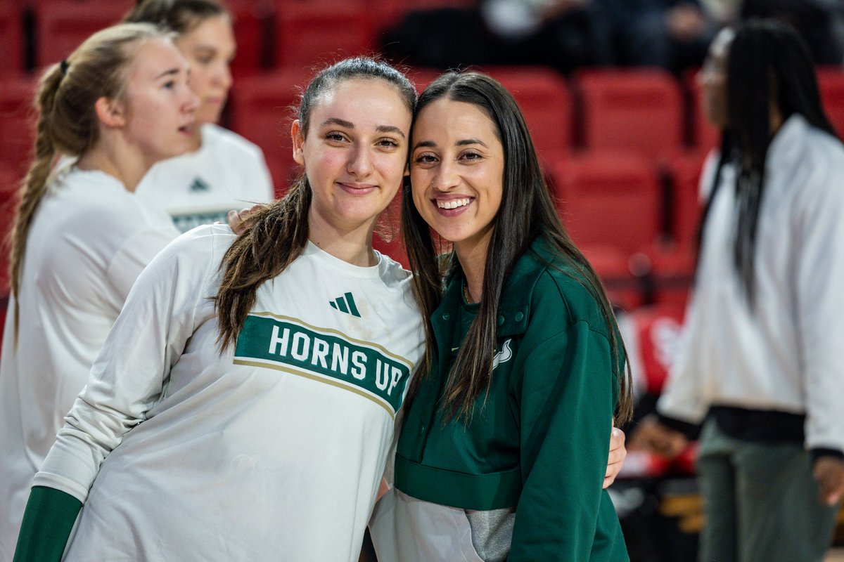 Wishing a BIG happy birthday to our amazing AT, Rachael! #WeAreBULLS | #HornsUp🤘