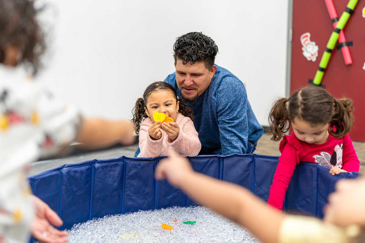 We love to see our Smart Start parents already fully engaged with their children!! Soon they will be at our @SpringISD campuses hands on and involved! Parent coaching at its best! #familyengagement