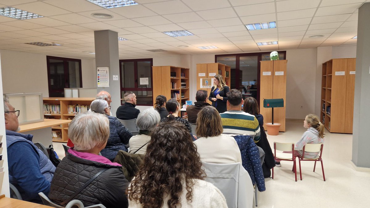 brisadelsur1's tweet photo. Lanzamiento del libro "Tenía que ser ella" escrito por Silvia Olivares. https://t.co/EZ0JeEEAef