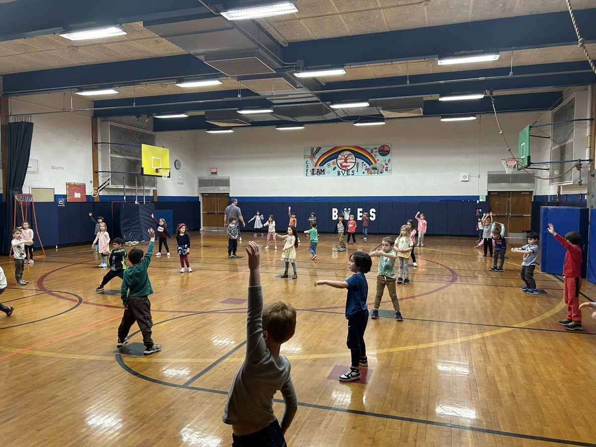 BcsdPe's tweet photo. Basketball lesson fun with the BVES kindergarten class with Coach Ciccone &amp; Coach Dalton. @BCSDNOTES https://t.co/3d3SwxELVp