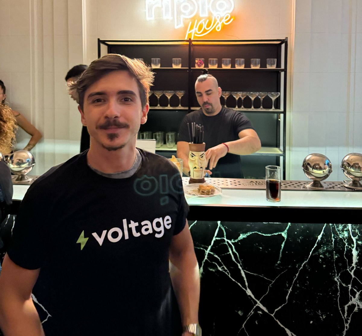 Fuse_network's tweet photo. 🌆 #TBT to a landmark event at Ripio House in #BuenosAires co-hosted by our partners at @paydece last weekend.

Our BD Magali Schapira was on-site, leading discussions on the latest developments and future of payments on Fuse.

Learn more about Paydece: https://t.co/Ggv5MclUqz https://t.co/ougMMHTU4Z