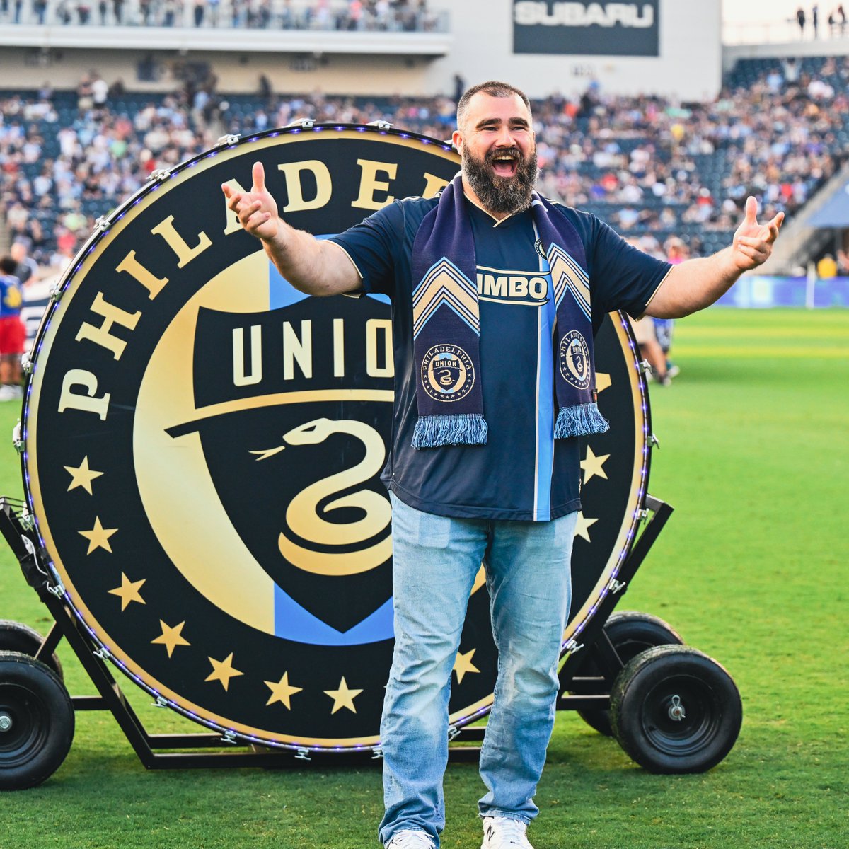 A Philly and @NFL legend forever. Enjoy your retirement, @JasonKelce! #DOOP | #FlyEaglesFly