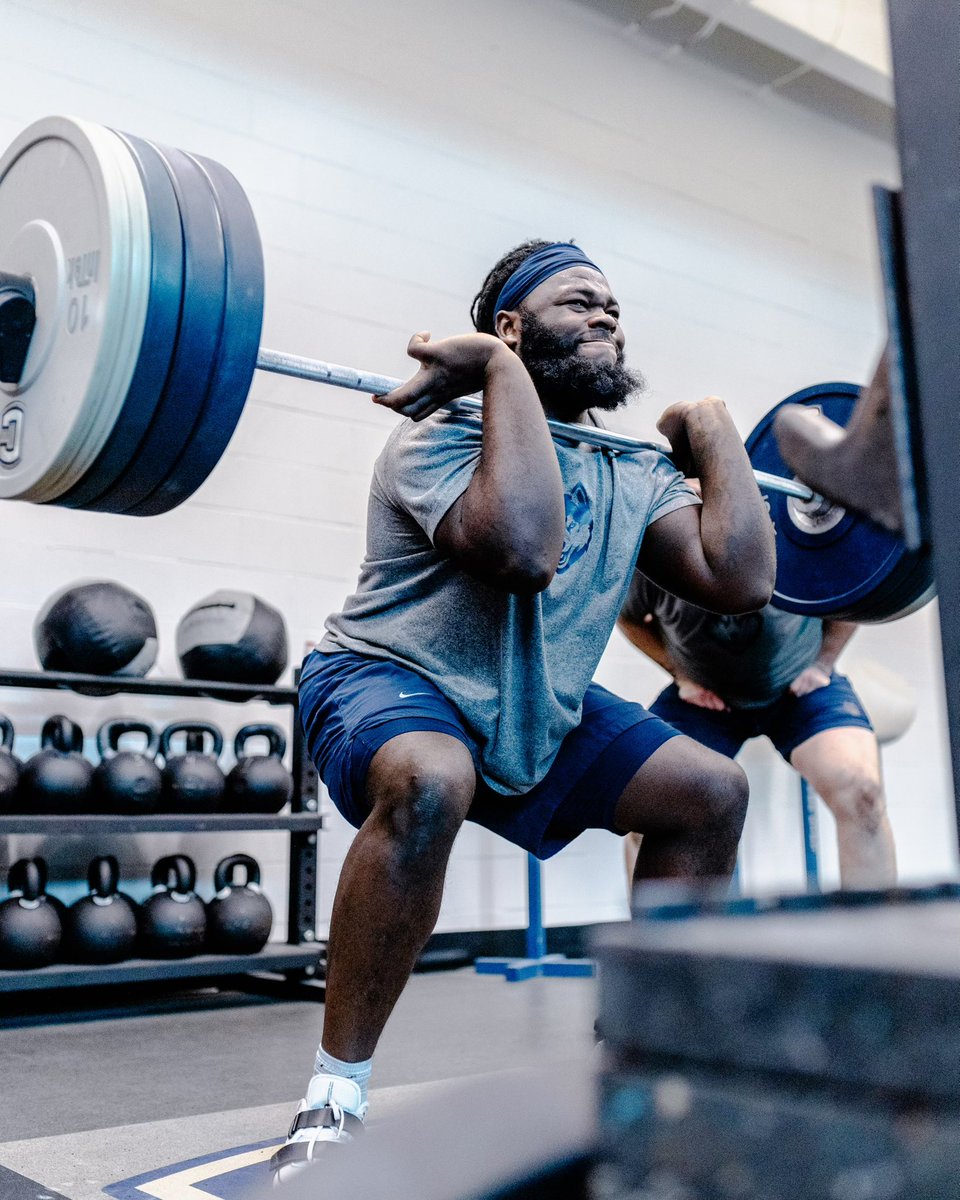 It’s maxing season in Storrs 💪 #CTFootball