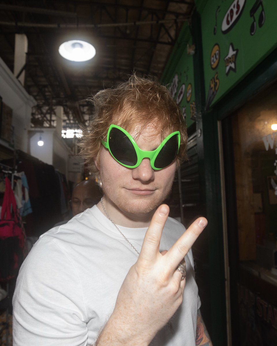 edsheeran's tweet photo. Moments from Jakarta 🇮🇩 
Record stores, jazzy glasses and pink pianos

📸 @MarkSurridge https://t.co/mXQAvH9S6E