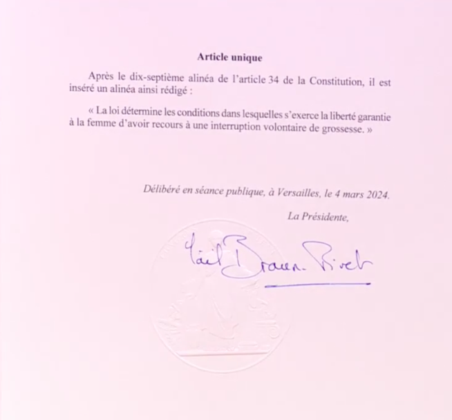 LesNNews's tweet photo. #IVGDansLaConstitution La France devient le premier pays à inscrire l’avortement dans sa Constitution 👏🎉 
Ce 4 mars 2024 est un jour HISTORIQUE pour les femmes françaises ! Mais aussi une source d'espoir pour les femmes du monde entier. https://t.co/dBDVipk33E