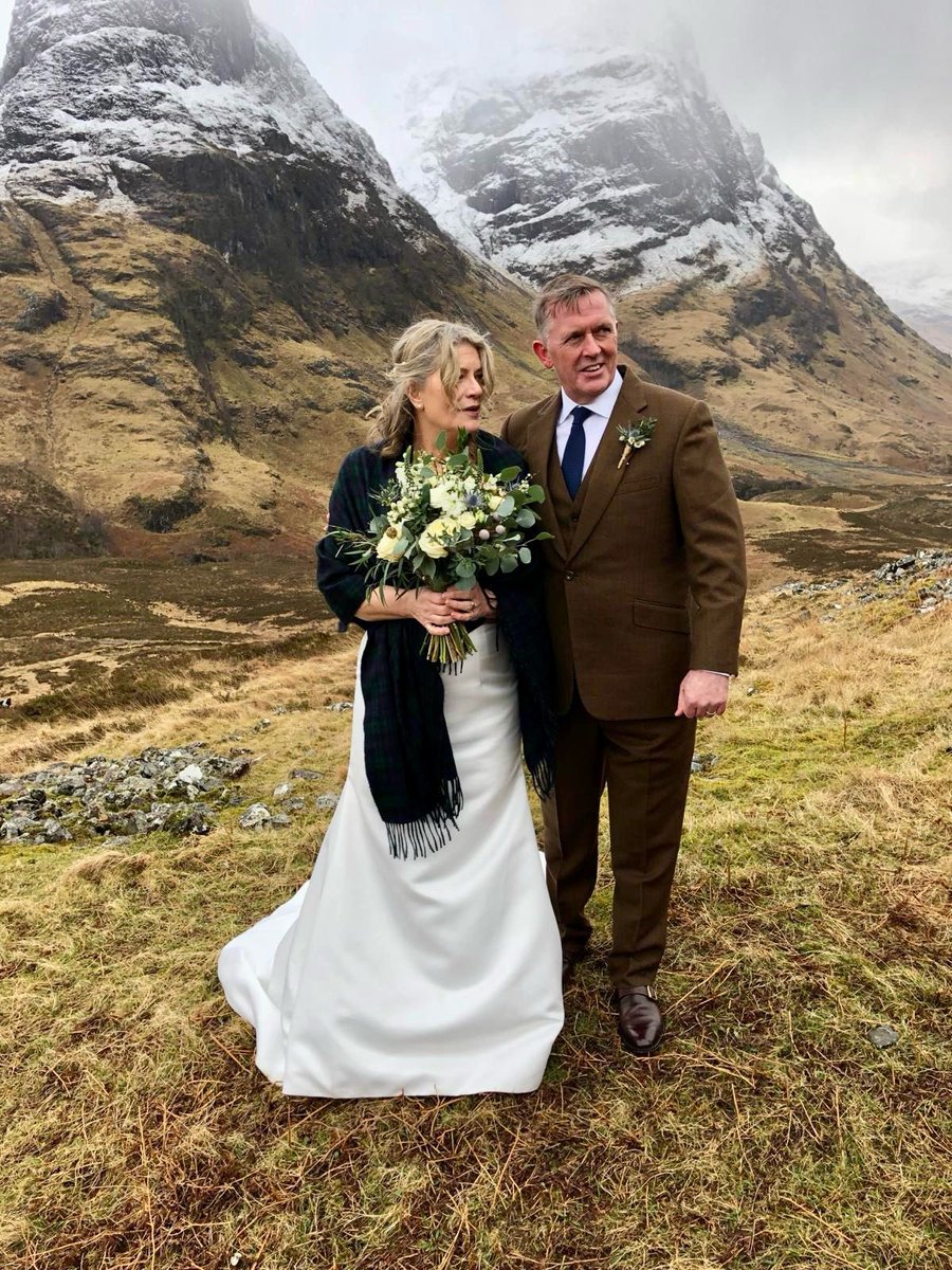 We went to the Highlands of Scotland last week. Surrounded by our nearest and dearest, accompanied by the enchanting sound of pipes, on the shore of Loch Linnhe and surrounded by the majesty of the mountains, me and A were married. It was perfect ❤️