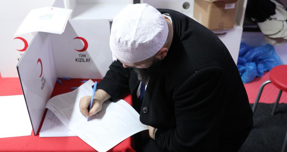 KIYAMDER's tweet photo. Kıyamder ve Türk Kızılay iş birliği ile 9. kez düzenlenen kan bağışı organizasyonuna yoğun katılım sağlandı.
Kıyamder Merkez’de düzenlenen organizasyona eski İç İşleri Bakanı İstanbul Millet Vekili Sn. Süleyman Soylu, 15 Temmuz Şehitler ve Gaziler Derneği Başkanı Sn. İsmail Hakkı Turunç katılım sağladı.