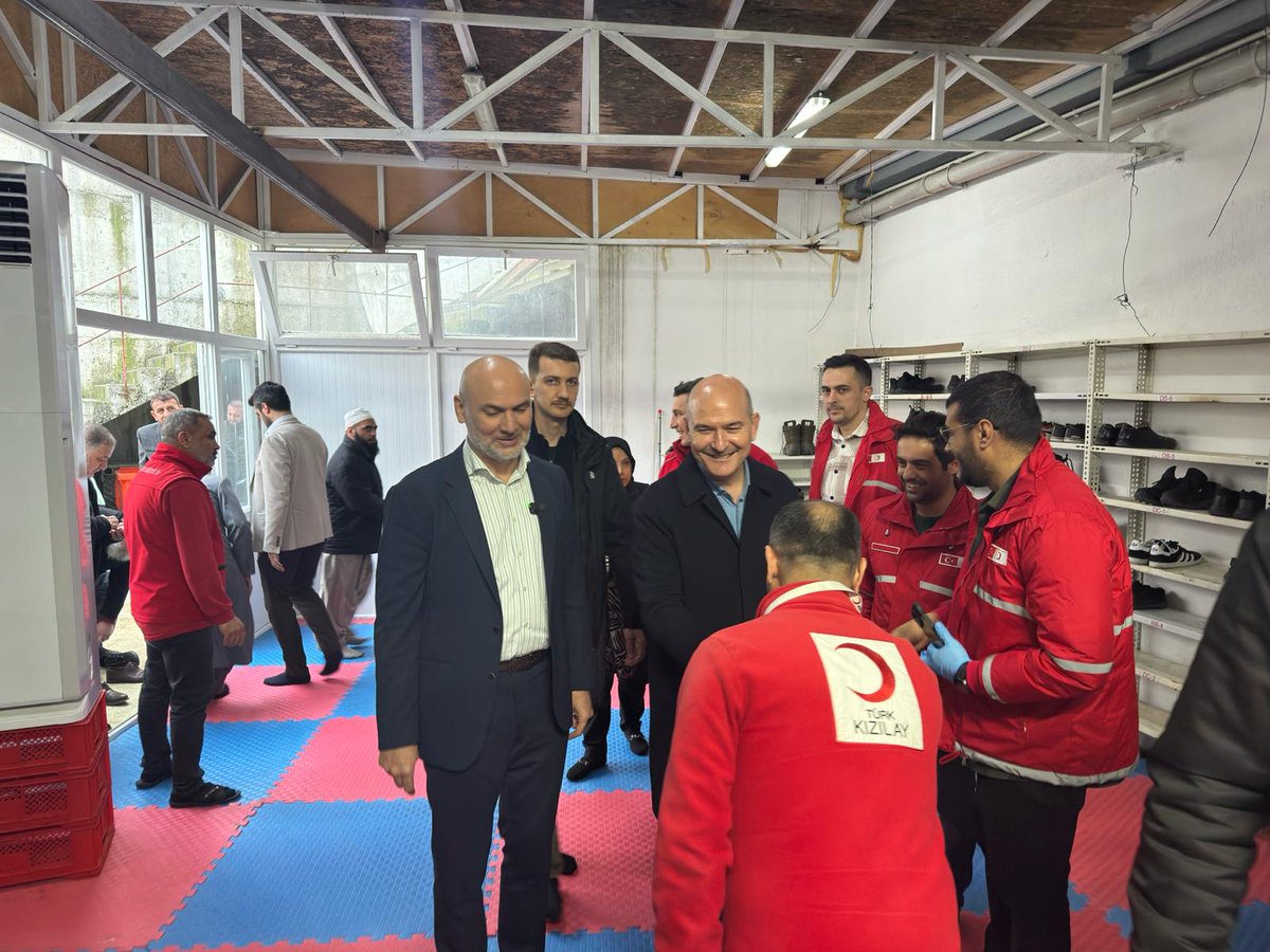 KIYAMDER's tweet photo. Kıyamder ve Türk Kızılay iş birliği ile 9. kez düzenlenen kan bağışı organizasyonuna yoğun katılım sağlandı.
Kıyamder Merkez’de düzenlenen organizasyona eski İç İşleri Bakanı İstanbul Millet Vekili Sn. Süleyman Soylu, 15 Temmuz Şehitler ve Gaziler Derneği Başkanı Sn. İsmail Hakkı Turunç katılım sağladı.