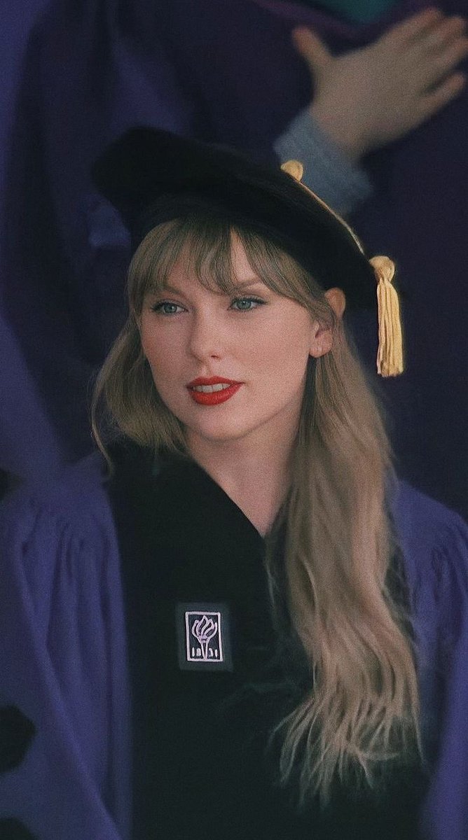 studygio13's tweet image. #studytwt #studytwtbr

→ 2006

→ vestibulanda de jornalismo 

→ foco: enem, uff, unesp, uece 

♡: taylor swift, sitcoms, livros/séries sáficos