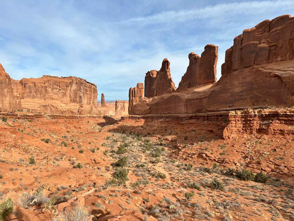 Mytravelingkids's tweet photo. When in #Moab #Utah, the perfect spot to spend the day is the red-rock paradise of #ArchesNationalPark #UtahAdventures #RedRockMagic #ExploreUtah
#NaturePhotography #HikingArches #DesertScapes
#OutdoorEscapes #WildernessWanderlust
https://t.co/UbfL5uOzQG https://t.co/NUPAzPqmLG