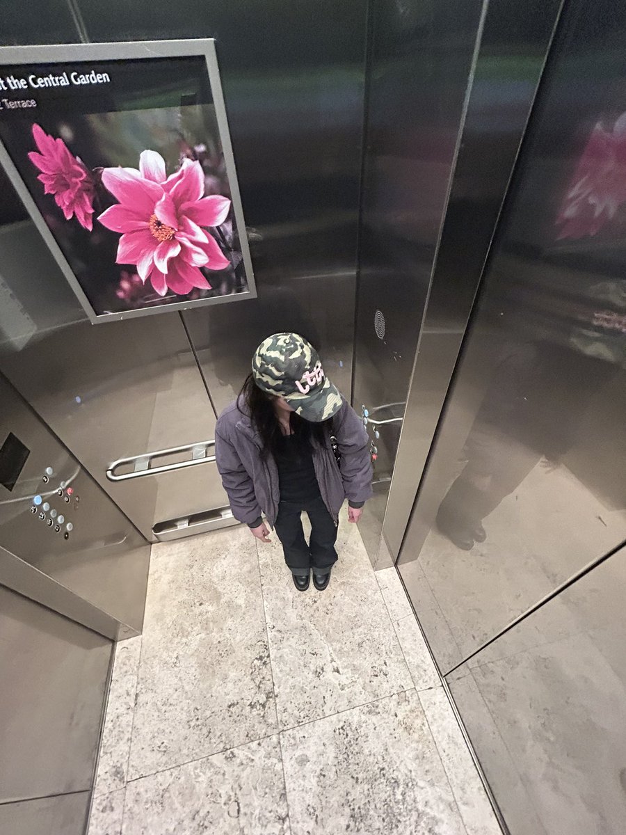 outrosun's tweet photo. 🫥 https://t.co/UQ2fRUhHI5
