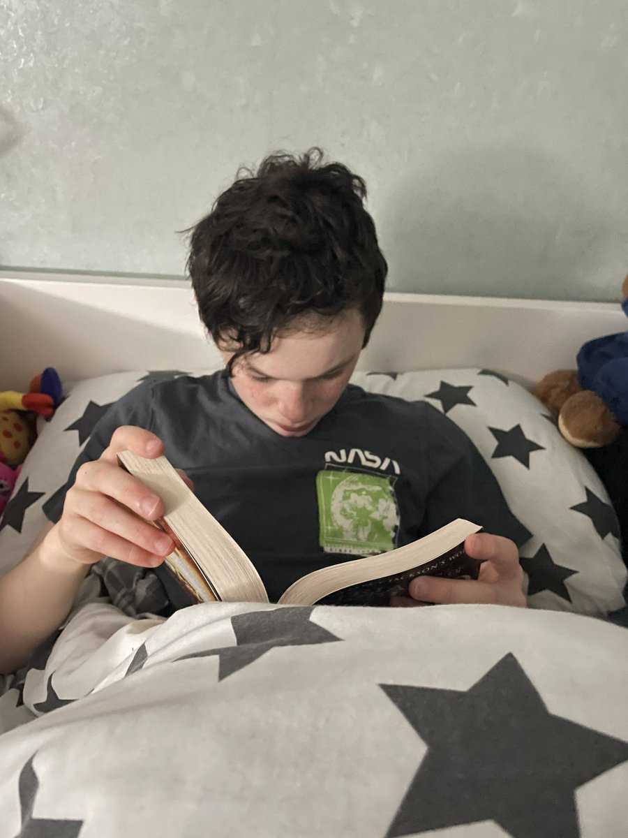 KeersLisa's tweet photo. @ChrystonPrimary Adrian p7 enjoying some bedtime reading 📖📖 https://t.co/FgvmyH9INe