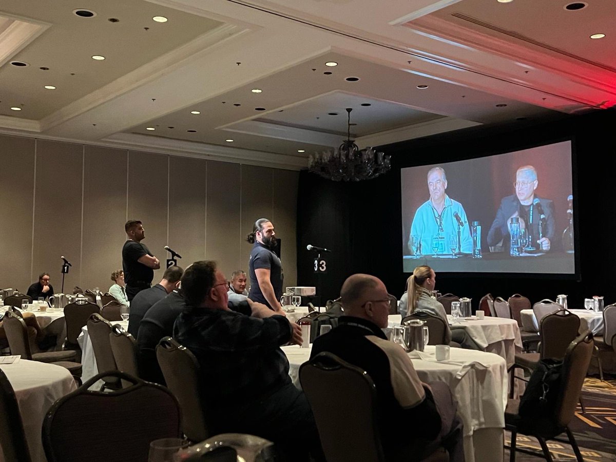 At the CSS, it was great to see our alumni Drs. Jay Toor and Rob Ravinsky on the mic, and our Faculty Dr Stephen Lewis at the Great Debate podium #spine #CSS2024