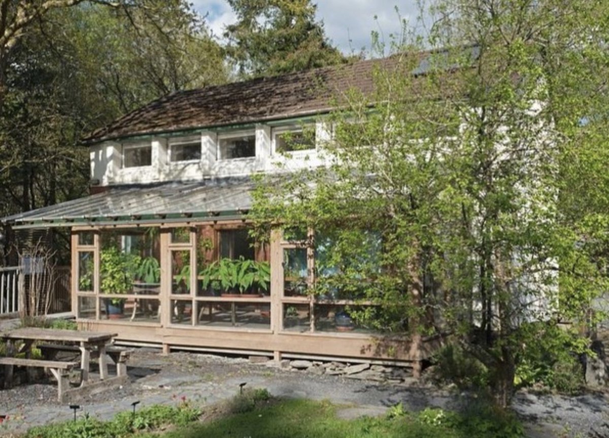 Conservation House yn @centre_alt_tech , Machynlleth, adeiladwyd ym 1976 a gynlluniwyd gan Peter Jones Associates, yw adeilad Y mis @C20Society. Darllenwch @jonathanvining & Pierre d'Avoine: c20society.org.uk/building-of-th…