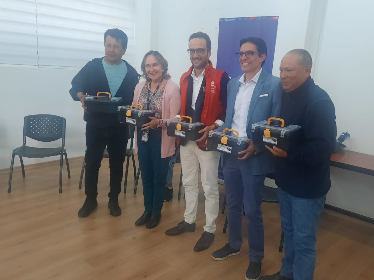 aecidecuador's tweet photo. Cierre del C. de Capacitación Inicial en Fontanería (Prog. de Agua Potable y Alcantarillado para Quito), cofinanciado x @aguadequito @el_BID @AECID_es #FONPRODE
¡Enhorabuena a los graduados! ¡Seguimos mejorando las condiciones de vida en Calderón!
@MunicipioQuito @ambientequito https://t.co/aXDsP1NJ77