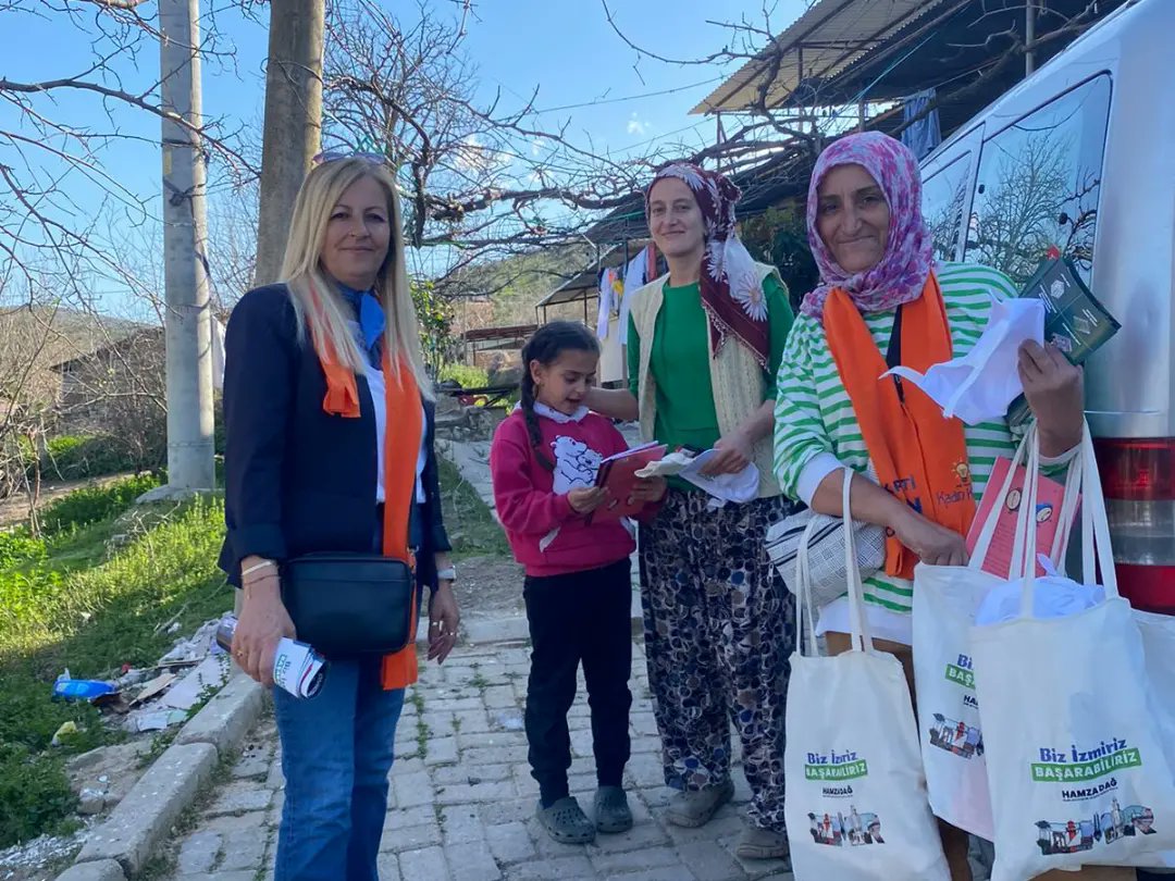 📍 IŞIKLAR , AYAKLIKIRI VE HASANÇAVUŞLAR MAHALLELERİMİZDEYİZ.

Seçim çalışmaları kapsamında 3 mahallemizde bizlere kapılarını açan vatandaşlarımıza Cumhur ittifakı adına teşekkürlerimi sunuyorum.
#BizİzmirizBaşarabiliriz
<a href="/EmelDalkirann/">Emel Dalkıran</a> <a href="/MeralUnalan/">Meral Ünalan🇹🇷</a> @ArifDemirkanMhp <a href="/Akkadinizmir/">AK Kadın İzmir</a>
