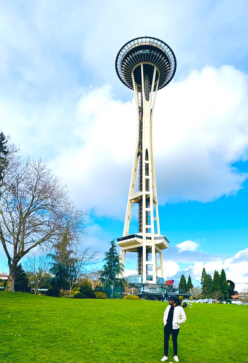 Work has been tough. Fellowship has been tough. Last week I was on vacation and mentioned to my partner how I’d like to see the space needle. She made it happen. 🥰