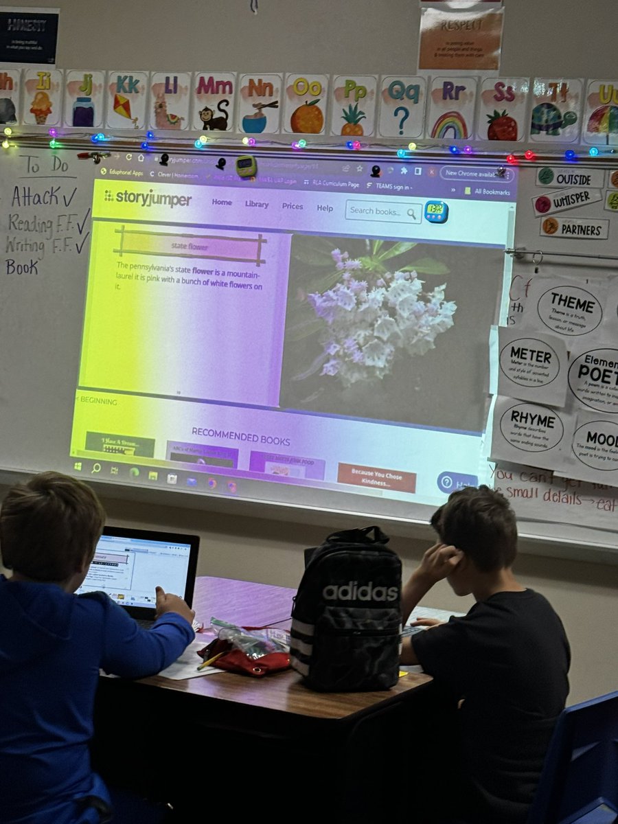 Mrs. Truitt earned her 2nd Bingo marker today. 💯engagement with students creating their own State books using <a href="/storyjumper/">StoryJumper</a> !!! <a href="/WISDMeador/">Meador Elementary</a> <a href="/WISDiCoaches/">Willis ISD iCoaches</a> #SpringIntoTech