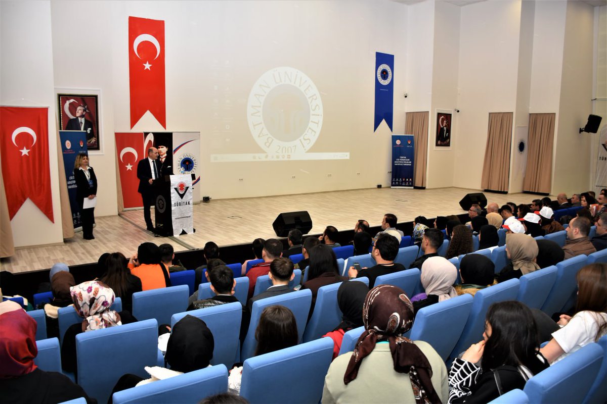 İlimizin ev sahipliğinde düzenlenen "TÜBİTAK 55. 2204-A Lise Öğrencileri Araştırma Projeleri Yarışması Bölge Finali" açılış programı ile başladı.

🔗batman.meb.gov.tr/www/tubitak-55…

<a href="/tcmeb/">Millî Eğitim Bakanlığı</a> <a href="/Yusuf__Tekin/">Yusuf Tekin</a> <a href="/ProfHasanMandal/">Prof. Dr. Hasan Mandal</a> <a href="/Tubitak/">TÜBİTAK</a> <a href="/batmanvaliligi/">Batman Valiliği</a> <a href="/canalpekrem/">Ekrem CANALP</a> <a href="/MahmutKurtaran1/">Mahmut Kurtaran</a>